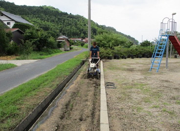 花壇の耕運