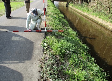 道路の適正管理：生活道の補修作業前の点検