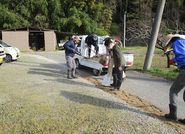 道路の適正管理：生活道の補修