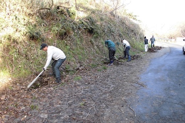 道路の適正管理：側溝清掃